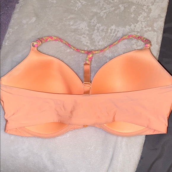 VS Bra - Picture 2 of 3